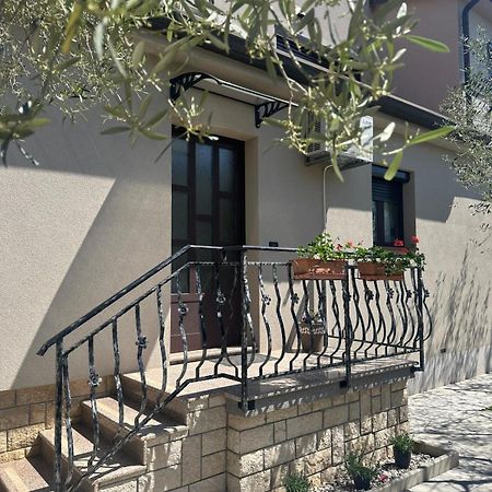 Apartment Nina With Private Pool Nova Vas  Luaran gambar