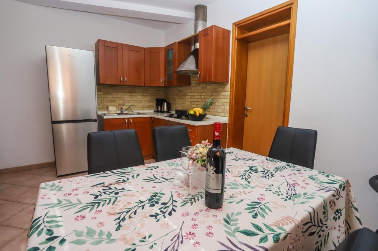 Apartment Nina With Private Pool Nova Vas  Luaran gambar