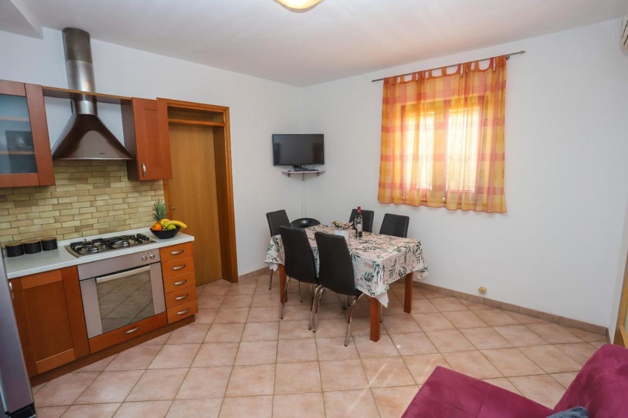 Apartment Nina With Private Pool Nova Vas  Luaran gambar