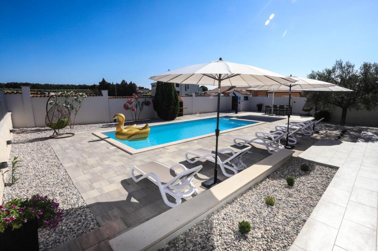 Apartment Nina With Private Pool Nova Vas  Luaran gambar