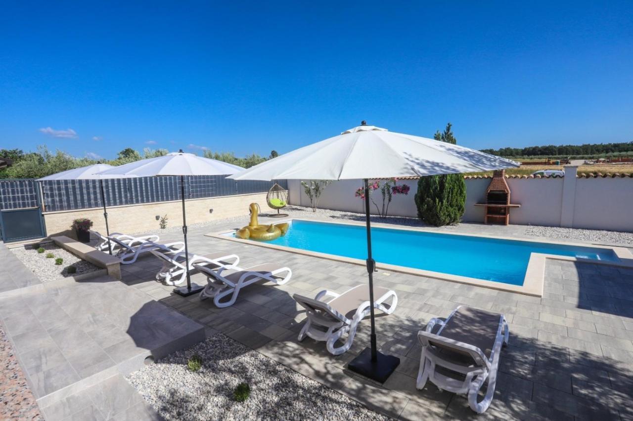 Apartment Nina With Private Pool Nova Vas  Luaran gambar