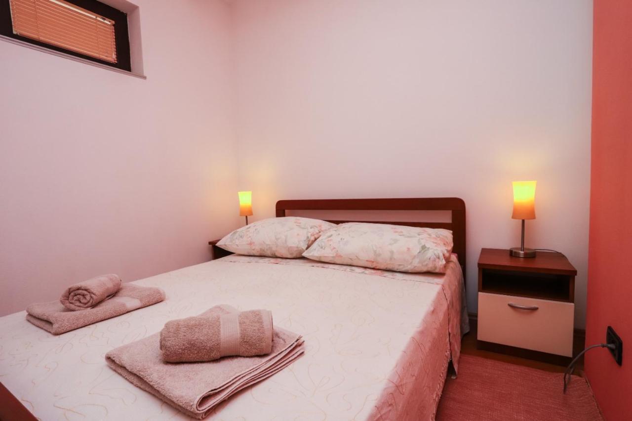 Apartment Nina With Private Pool Nova Vas  Luaran gambar